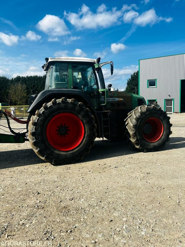 Tracteur Fendt Favorit 926 Vario - 9437 heures - 2003 - Traktori: kuva Tracteur Fendt Favorit 926 Vario - 9437 heures - 2003 - Traktori Tracteur Fendt Favorit 926 Vario - 9437 heures - 2003 - Traktori: kuva Tracteur Fendt Favorit 926 Vario - 9437 heures - 2003 - Traktori