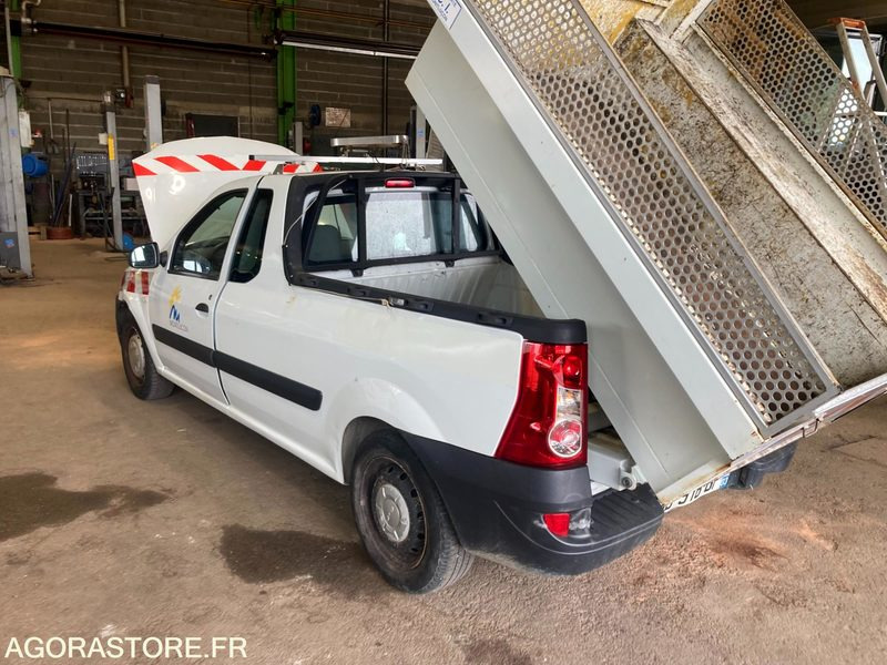 VEHICULE BENNE DACIA LOGAN PICK UP - Kippilava-auto: kuva VEHICULE BENNE DACIA LOGAN PICK UP - Kippilava-auto VEHICULE BENNE DACIA LOGAN PICK UP - Kippilava-auto: kuva VEHICULE BENNE DACIA LOGAN PICK UP - Kippilava-auto