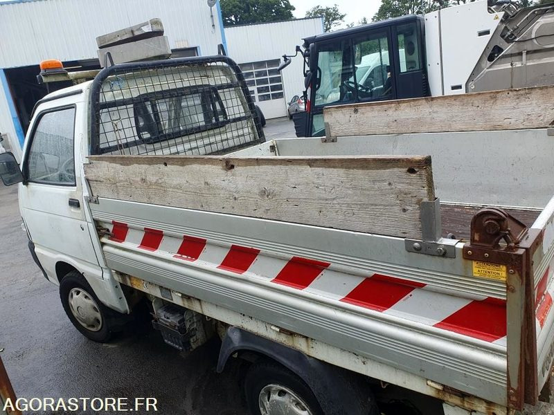 VQ-V20M PIAGGIO PORTER. - Kippilava-auto: kuva VQ-V20M PIAGGIO PORTER. - Kippilava-auto VQ-V20M PIAGGIO PORTER. - Kippilava-auto: kuva VQ-V20M PIAGGIO PORTER. - Kippilava-auto