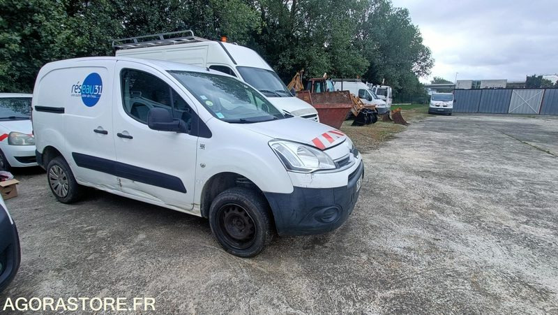 VU FOURGONNETTE CITROEN BERLINGO DANGEL 4X4 (BV changée avec embrayage) - Pieni pakettiauto: kuva VU FOURGONNETTE CITROEN BERLINGO DANGEL 4X4 (BV changée avec embrayage) - Pieni pakettiauto VU FOURGONNETTE CITROEN BERLINGO DANGEL 4X4 (BV changée avec embrayage) - Pieni pakettiauto: kuva VU FOURGONNETTE CITROEN BERLINGO DANGEL 4X4 (BV changée avec embrayage) - Pieni pakettiauto