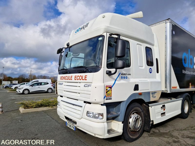 DAF CF 85.360 - 2013 - 219991 Kms - CR845FW - Vetopöytäauto: kuva DAF CF 85.360 - 2013 - 219991 Kms - CR845FW - Vetopöytäauto DAF CF 85.360 - 2013 - 219991 Kms - CR845FW - Vetopöytäauto: kuva DAF CF 85.360 - 2013 - 219991 Kms - CR845FW - Vetopöytäauto