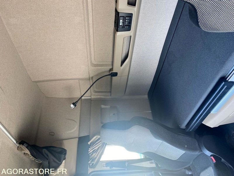 MAN TGX 500.18 Hydraulique + ralentisseur - Vetopöytäauto: kuva MAN TGX 500.18 Hydraulique + ralentisseur - Vetopöytäauto MAN TGX 500.18 Hydraulique + ralentisseur - Vetopöytäauto: kuva MAN TGX 500.18 Hydraulique + ralentisseur - Vetopöytäauto