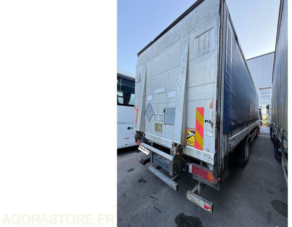 RENAULT 320 DCI - 2006 - 549 396km - Vetopöytäauto: kuva  RENAULT 320 DCI - 2006 - 549 396km - Vetopöytäauto RENAULT 320 DCI - 2006 - 549 396km - Vetopöytäauto: kuva  RENAULT 320 DCI - 2006 - 549 396km - Vetopöytäauto