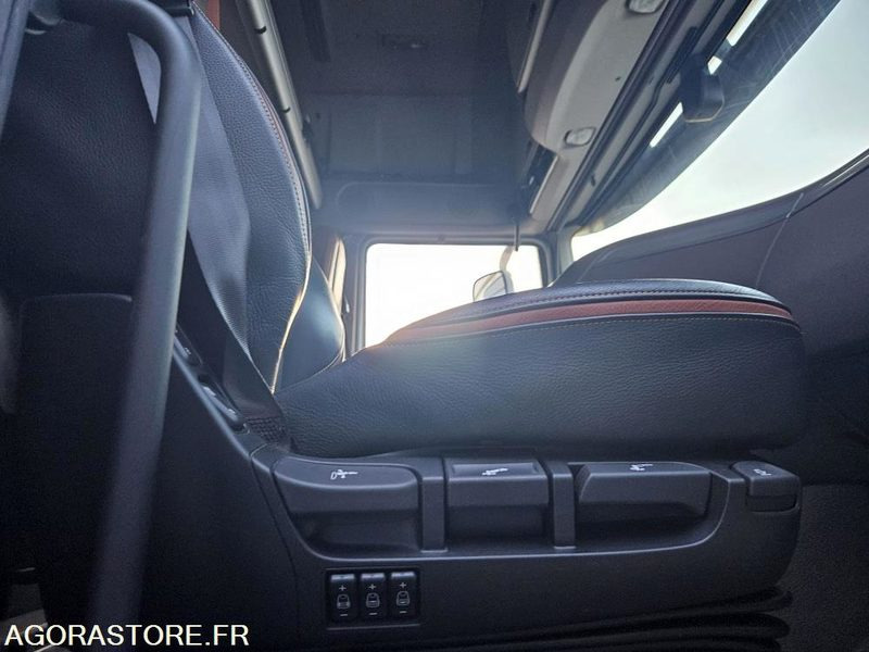 TRACTEUR DAF XF 510 XL - 2016 - 447120km - TRES BON ETAT - Vetopöytäauto: kuva TRACTEUR DAF XF 510 XL - 2016 - 447120km - TRES BON ETAT - Vetopöytäauto TRACTEUR DAF XF 510 XL - 2016 - 447120km - TRES BON ETAT - Vetopöytäauto: kuva TRACTEUR DAF XF 510 XL - 2016 - 447120km - TRES BON ETAT - Vetopöytäauto