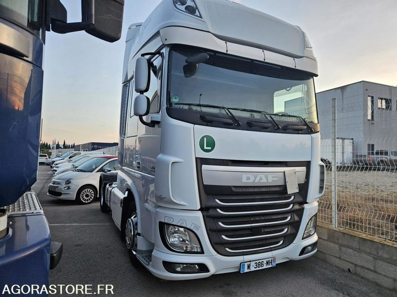 TRACTEUR DAF XF 510 XL - 2016 - 447120km - TRES BON ETAT - Vetopöytäauto: kuva TRACTEUR DAF XF 510 XL - 2016 - 447120km - TRES BON ETAT - Vetopöytäauto TRACTEUR DAF XF 510 XL - 2016 - 447120km - TRES BON ETAT - Vetopöytäauto: kuva TRACTEUR DAF XF 510 XL - 2016 - 447120km - TRES BON ETAT - Vetopöytäauto