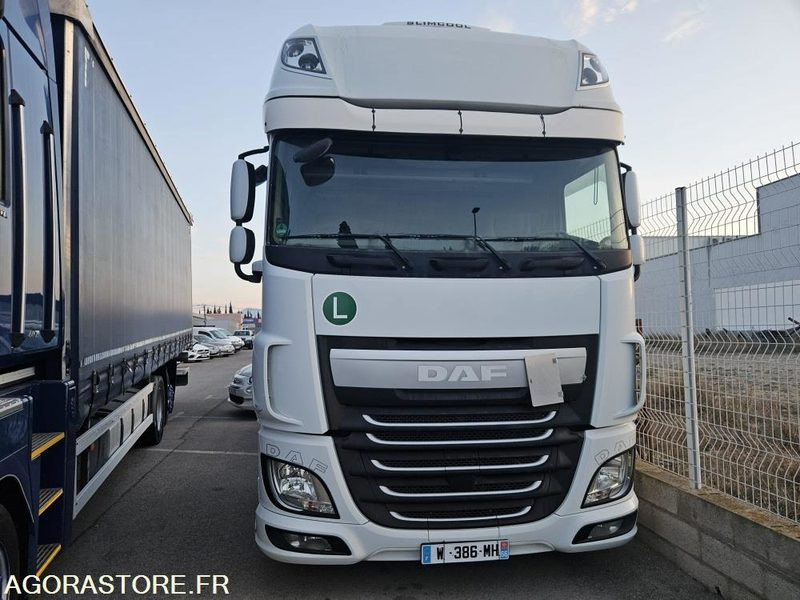 TRACTEUR DAF XF 510 XL - 2016 - 447120km - TRES BON ETAT - Vetopöytäauto: kuva TRACTEUR DAF XF 510 XL - 2016 - 447120km - TRES BON ETAT - Vetopöytäauto TRACTEUR DAF XF 510 XL - 2016 - 447120km - TRES BON ETAT - Vetopöytäauto: kuva TRACTEUR DAF XF 510 XL - 2016 - 447120km - TRES BON ETAT - Vetopöytäauto