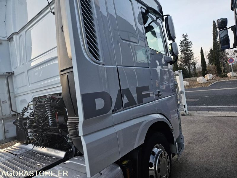 TRACTEUR DAF XF 510 XL - 2016 - 447120km - TRES BON ETAT - Vetopöytäauto: kuva TRACTEUR DAF XF 510 XL - 2016 - 447120km - TRES BON ETAT - Vetopöytäauto TRACTEUR DAF XF 510 XL - 2016 - 447120km - TRES BON ETAT - Vetopöytäauto: kuva TRACTEUR DAF XF 510 XL - 2016 - 447120km - TRES BON ETAT - Vetopöytäauto