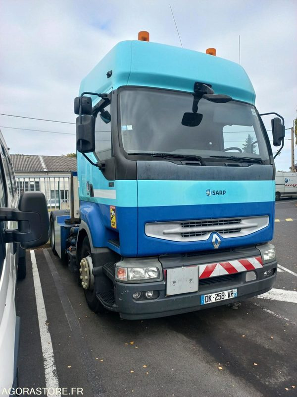 TRACTEUR RENAULT TRUCKS AVEC POMPE DK258VR (vente uniquement export) - Vetopöytäauto: kuva TRACTEUR RENAULT TRUCKS AVEC POMPE DK258VR (vente uniquement export) - Vetopöytäauto TRACTEUR RENAULT TRUCKS AVEC POMPE DK258VR (vente uniquement export) - Vetopöytäauto: kuva TRACTEUR RENAULT TRUCKS AVEC POMPE DK258VR (vente uniquement export) - Vetopöytäauto