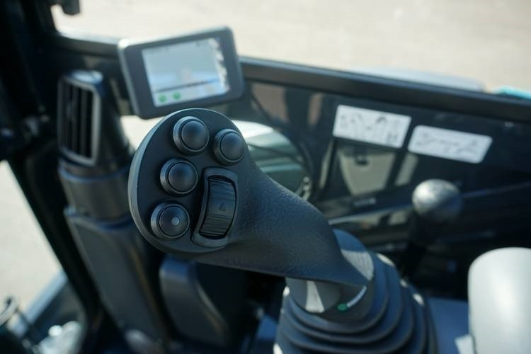 Airman AX 26 U-6 - Minikuormaaja: kuva Airman AX 26 U-6 - Minikuormaaja Airman AX 26 U-6 - Minikuormaaja: kuva Airman AX 26 U-6 - Minikuormaaja