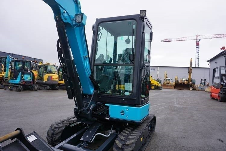 Airman AX 33 U - Minikuormaaja: kuva Airman AX 33 U - Minikuormaaja Airman AX 33 U - Minikuormaaja: kuva Airman AX 33 U - Minikuormaaja