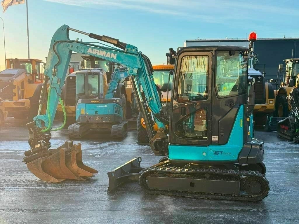 Airman AX 38 U-6 A - Minikuormaaja: kuva Airman AX 38 U-6 A - Minikuormaaja Airman AX 38 U-6 A - Minikuormaaja: kuva Airman AX 38 U-6 A - Minikuormaaja