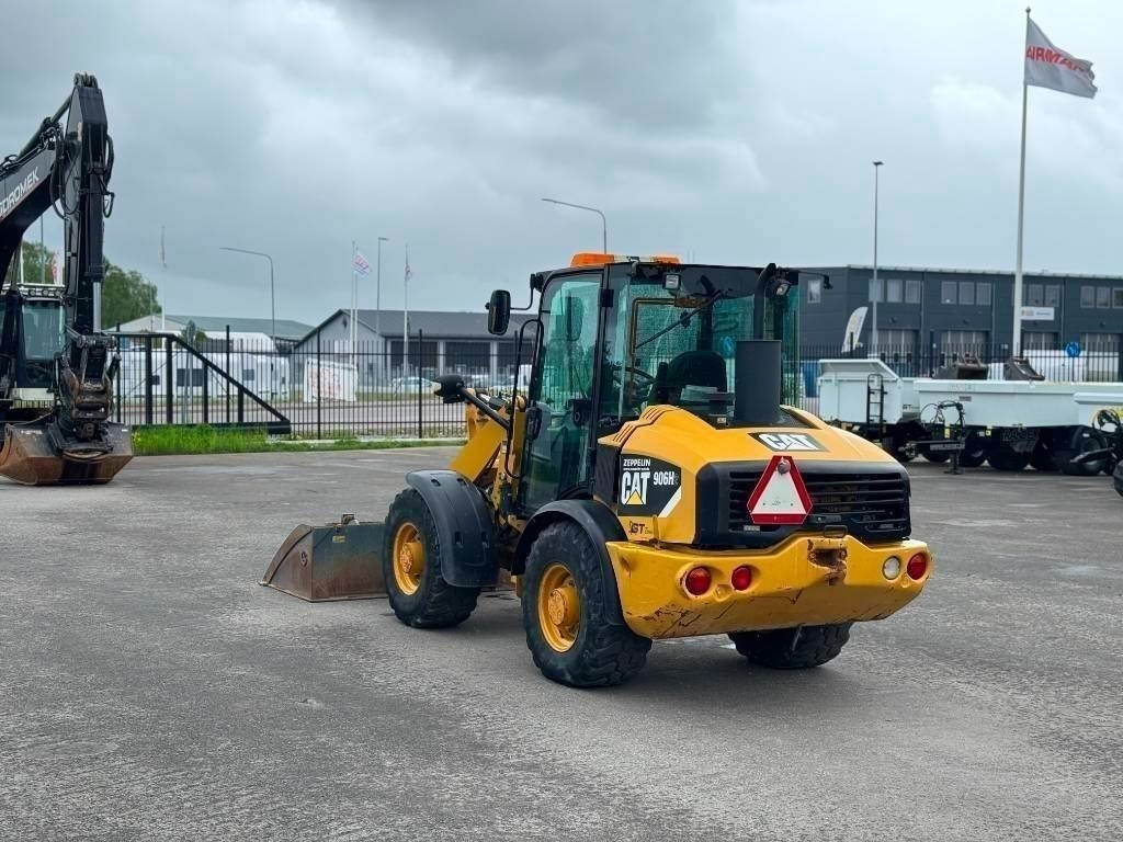 CAT 906 H - Pyöräkuormaaja: kuva CAT 906 H - Pyöräkuormaaja CAT 906 H - Pyöräkuormaaja: kuva CAT 906 H - Pyöräkuormaaja