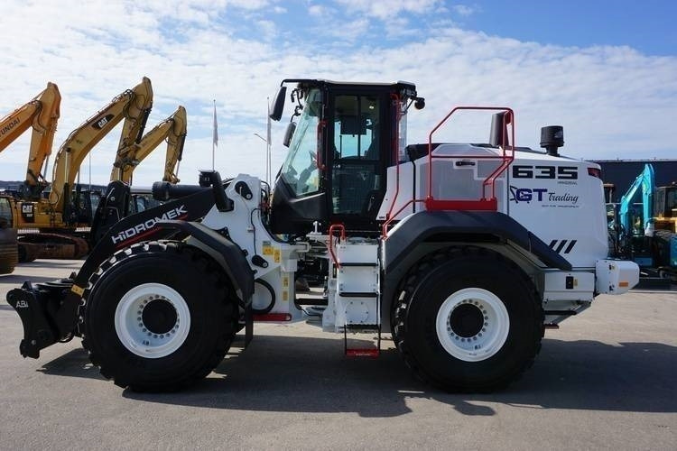 Hidromek HMK 635 WL-5 - Pyöräkuormaaja: kuva Hidromek HMK 635 WL-5 - Pyöräkuormaaja Hidromek HMK 635 WL-5 - Pyöräkuormaaja: kuva Hidromek HMK 635 WL-5 - Pyöräkuormaaja