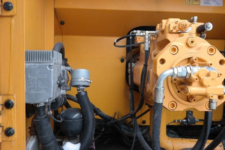 Telakaivukone Hyundai R360LC-7: kuva Telakaivukone Hyundai R360LC-7