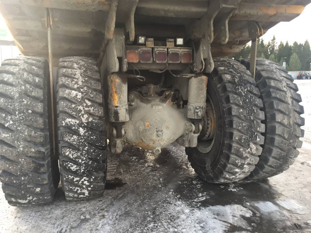 Komatsu HD 405-6 - Maansiirtoauto: kuva Komatsu HD 405-6 - Maansiirtoauto Komatsu HD 405-6 - Maansiirtoauto: kuva Komatsu HD 405-6 - Maansiirtoauto