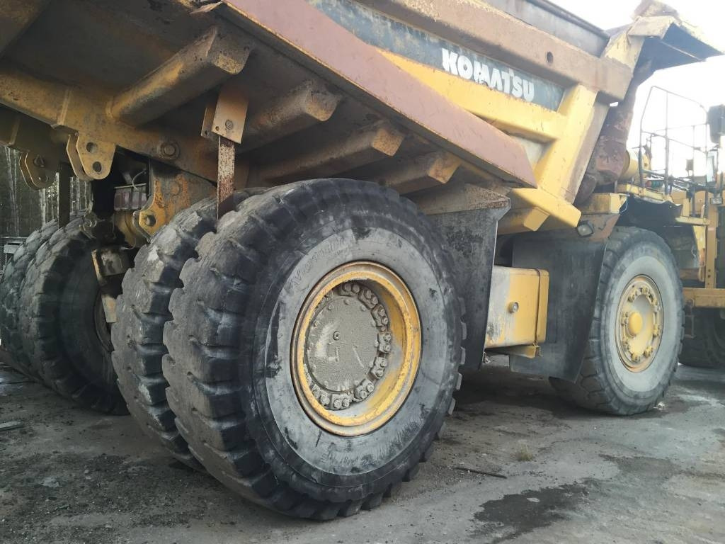 Komatsu HD 465-5 - Maansiirtoauto: kuva Komatsu HD 465-5 - Maansiirtoauto Komatsu HD 465-5 - Maansiirtoauto: kuva Komatsu HD 465-5 - Maansiirtoauto