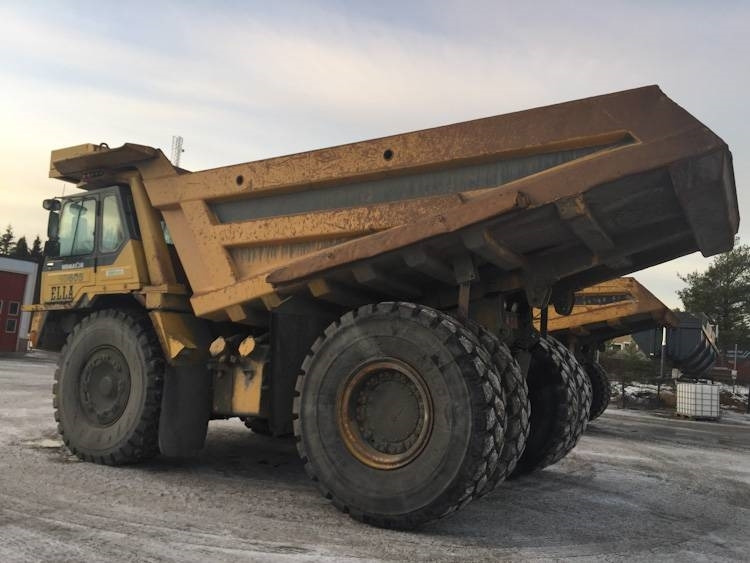 Komatsu HD 605-5 - Maansiirtoauto: kuva Komatsu HD 605-5 - Maansiirtoauto Komatsu HD 605-5 - Maansiirtoauto: kuva Komatsu HD 605-5 - Maansiirtoauto