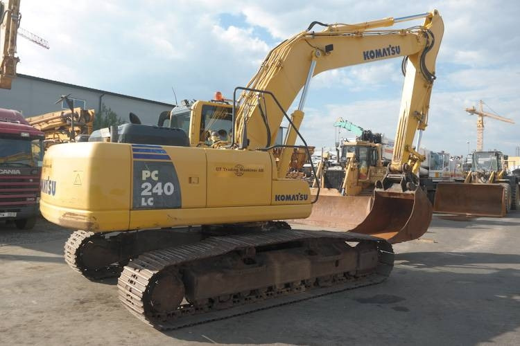 Komatsu PC 240-8 - Telakaivukone: kuva Komatsu PC 240-8 - Telakaivukone Komatsu PC 240-8 - Telakaivukone: kuva Komatsu PC 240-8 - Telakaivukone
