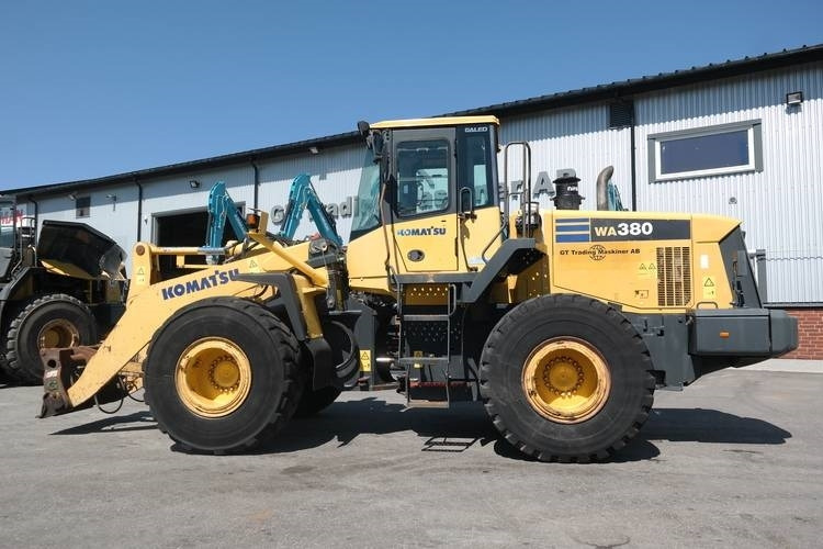 Komatsu WA 380-5-H - Pyöräkuormaaja: kuva Komatsu WA 380-5-H - Pyöräkuormaaja Komatsu WA 380-5-H - Pyöräkuormaaja: kuva Komatsu WA 380-5-H - Pyöräkuormaaja