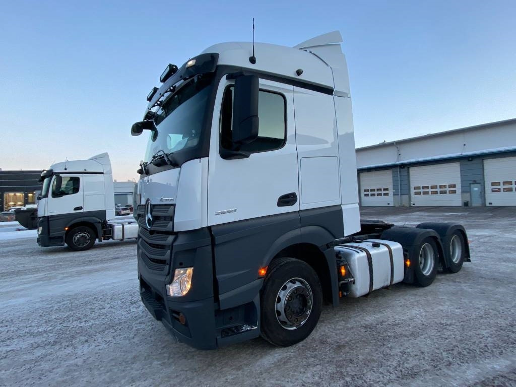Mercedes-Benz Actros 2658 - Vetopöytäauto: kuva Mercedes-Benz Actros 2658 - Vetopöytäauto Mercedes-Benz Actros 2658 - Vetopöytäauto: kuva Mercedes-Benz Actros 2658 - Vetopöytäauto