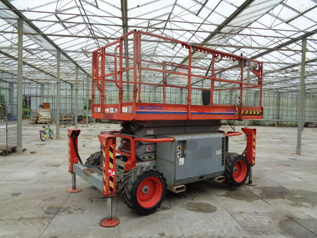 Skyjack SJ 6832 - Saksilava: kuva  Skyjack SJ 6832 - Saksilava Skyjack SJ 6832 - Saksilava: kuva  Skyjack SJ 6832 - Saksilava