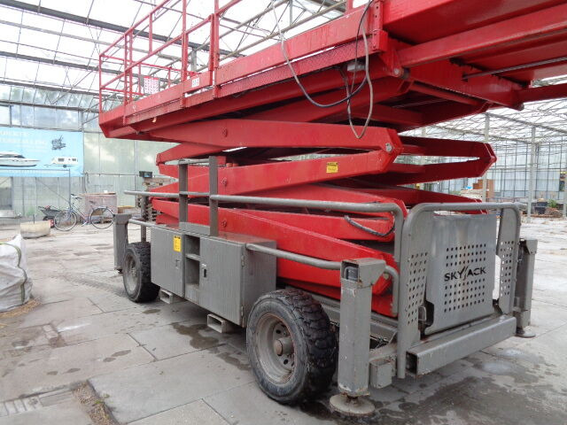 Skyjack SJ9250 - Saksilava: kuva  Skyjack SJ9250 - Saksilava Skyjack SJ9250 - Saksilava: kuva  Skyjack SJ9250 - Saksilava