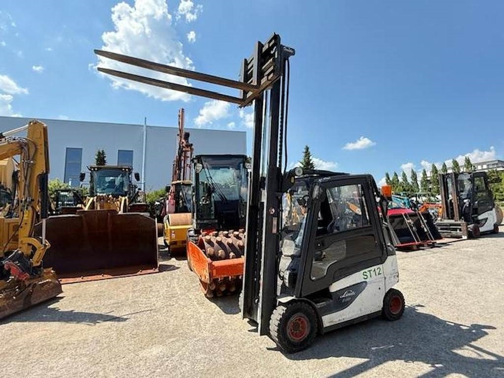 Linde E20-01 - Sähkötrukki: kuva Linde E20-01 - Sähkötrukki Linde E20-01 - Sähkötrukki: kuva Linde E20-01 - Sähkötrukki
