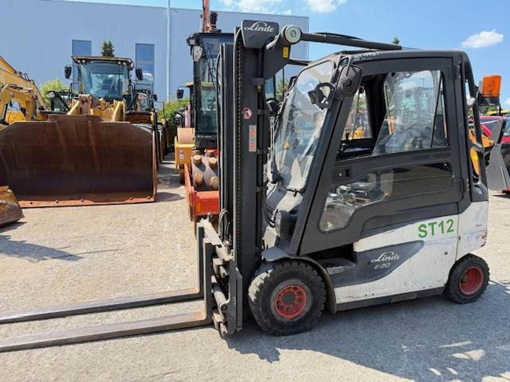 Linde E20-01 - Sähkötrukki: kuva Linde E20-01 - Sähkötrukki Linde E20-01 - Sähkötrukki: kuva Linde E20-01 - Sähkötrukki