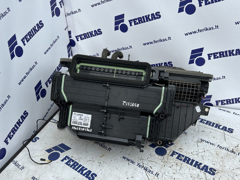Mercedes-Benz air conditionioning heater system - Lämmitys/ Tuuletus - Kuorma-auto: kuva Mercedes-Benz air conditionioning heater system - Lämmitys/ Tuuletus - Kuorma-auto Mercedes-Benz air conditionioning heater system - Lämmitys/ Tuuletus - Kuorma-auto: kuva Mercedes-Benz air conditionioning heater system - Lämmitys/ Tuuletus - Kuorma-auto