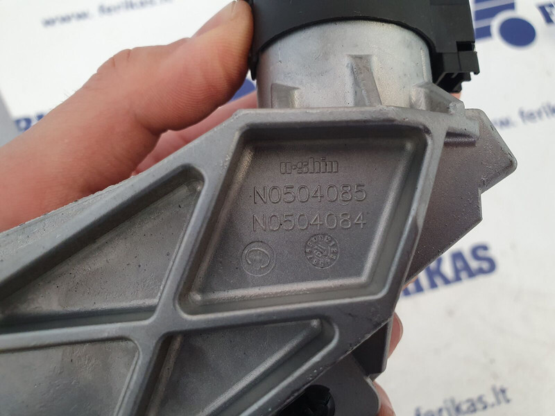 Renault T ignition lock with key - Varaosat - Kuorma-auto: kuva Renault T ignition lock with key - Varaosat - Kuorma-auto Renault T ignition lock with key - Varaosat - Kuorma-auto: kuva Renault T ignition lock with key - Varaosat - Kuorma-auto