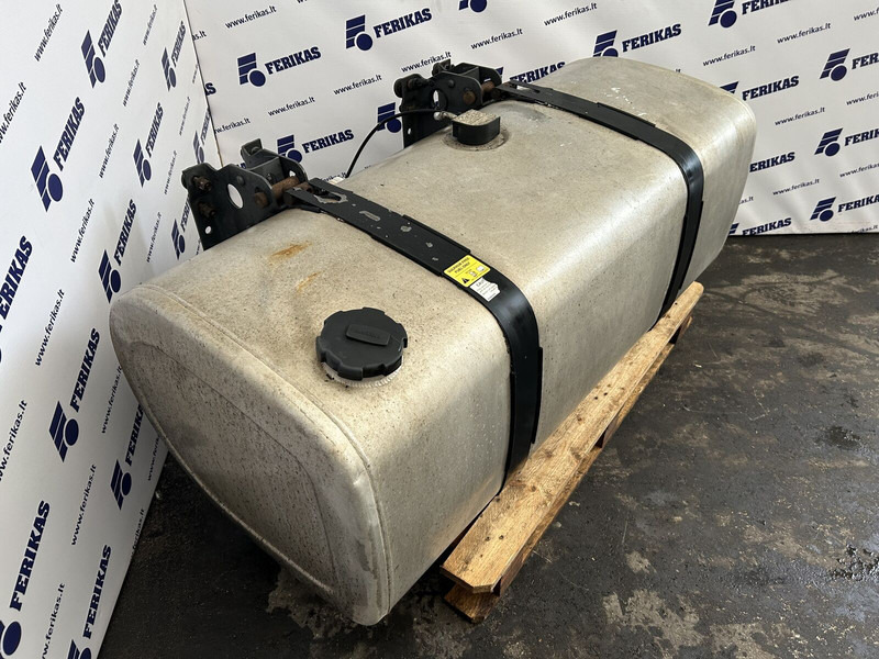 Volvo 450 liters, 560x675x1430 - Polttoainetankki - Kuorma-auto: kuva Volvo 450 liters, 560x675x1430 - Polttoainetankki - Kuorma-auto Volvo 450 liters, 560x675x1430 - Polttoainetankki - Kuorma-auto: kuva Volvo 450 liters, 560x675x1430 - Polttoainetankki - Kuorma-auto
