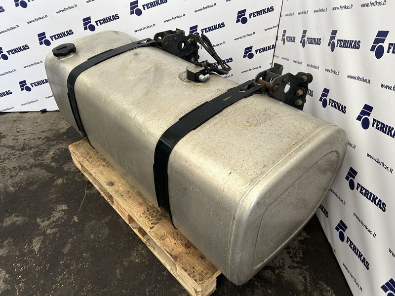 Volvo 475L 560x675x1530 - Polttoainetankki - Kuorma-auto: kuva Volvo 475L 560x675x1530 - Polttoainetankki - Kuorma-auto Volvo 475L 560x675x1530 - Polttoainetankki - Kuorma-auto: kuva Volvo 475L 560x675x1530 - Polttoainetankki - Kuorma-auto