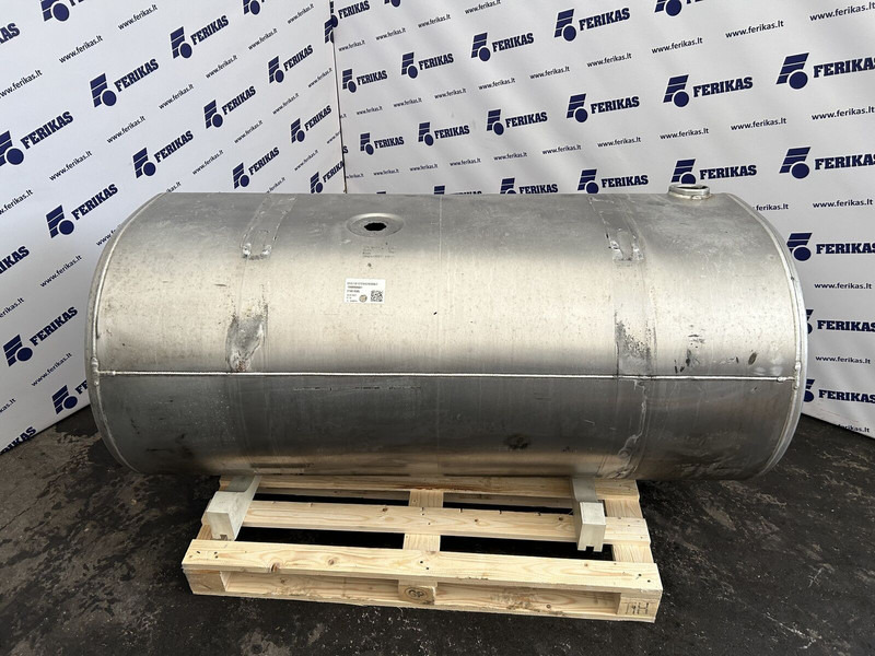Volvo 650L 710x690x1630 - Polttoainetankki - Kuorma-auto: kuva Volvo 650L 710x690x1630 - Polttoainetankki - Kuorma-auto Volvo 650L 710x690x1630 - Polttoainetankki - Kuorma-auto: kuva Volvo 650L 710x690x1630 - Polttoainetankki - Kuorma-auto