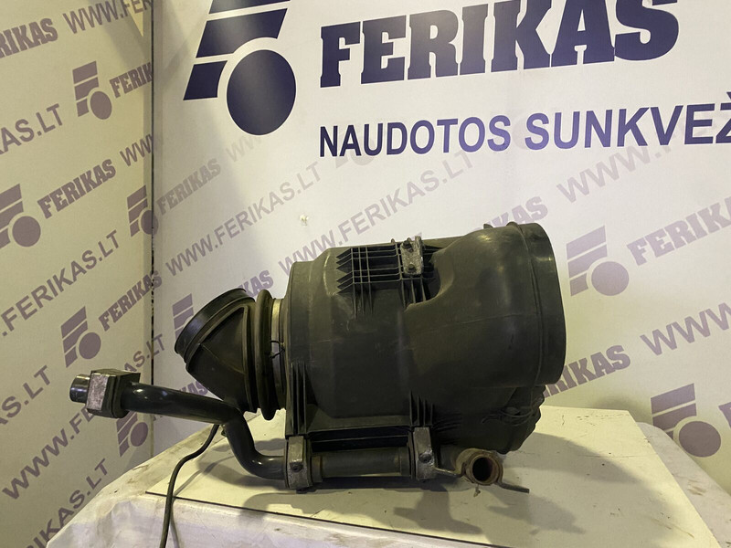 Volvo FH4 - Ilmanottojärjestelmä - Kuorma-auto: kuva Volvo FH4 - Ilmanottojärjestelmä - Kuorma-auto Volvo FH4 - Ilmanottojärjestelmä - Kuorma-auto: kuva Volvo FH4 - Ilmanottojärjestelmä - Kuorma-auto