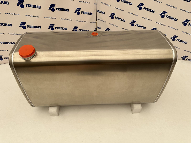 Volvo New aluminum fuel 530L - Polttoainetankki - Kuorma-auto: kuva Volvo New aluminum fuel 530L - Polttoainetankki - Kuorma-auto Volvo New aluminum fuel 530L - Polttoainetankki - Kuorma-auto: kuva Volvo New aluminum fuel 530L - Polttoainetankki - Kuorma-auto