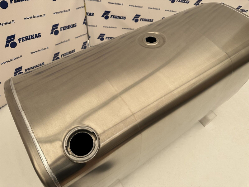 Volvo New aluminum fuel 530L - Polttoainetankki - Kuorma-auto: kuva Volvo New aluminum fuel 530L - Polttoainetankki - Kuorma-auto Volvo New aluminum fuel 530L - Polttoainetankki - Kuorma-auto: kuva Volvo New aluminum fuel 530L - Polttoainetankki - Kuorma-auto