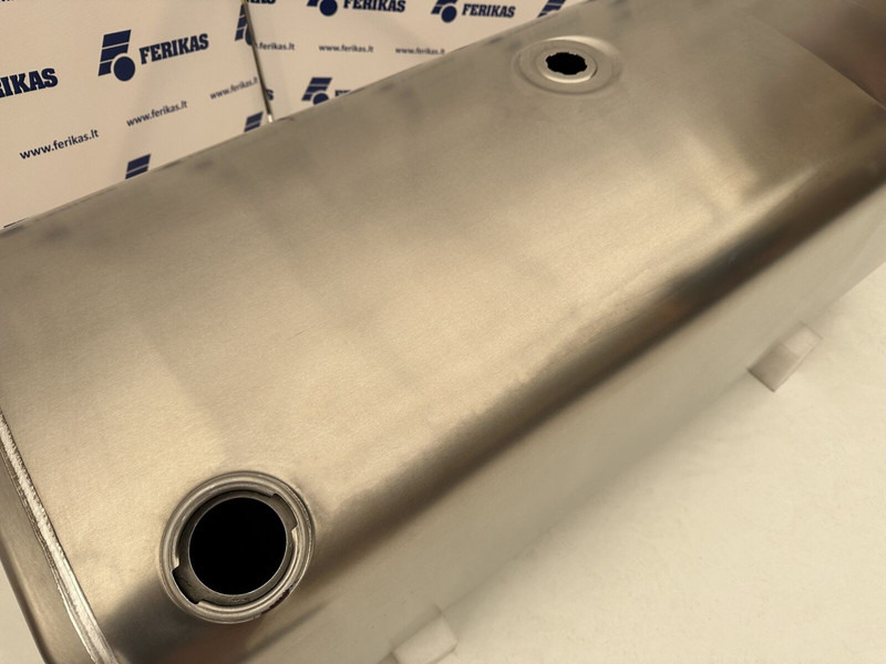 Volvo New aluminum fuel tank 450L - Polttoainetankki - Kuorma-auto: kuva Volvo New aluminum fuel tank 450L - Polttoainetankki - Kuorma-auto Volvo New aluminum fuel tank 450L - Polttoainetankki - Kuorma-auto: kuva Volvo New aluminum fuel tank 450L - Polttoainetankki - Kuorma-auto