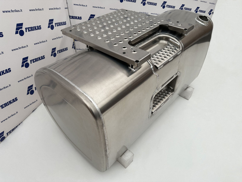 Volvo New aluminum fuel tank 550L - Polttoainetankki - Kuorma-auto: kuva Volvo New aluminum fuel tank 550L - Polttoainetankki - Kuorma-auto Volvo New aluminum fuel tank 550L - Polttoainetankki - Kuorma-auto: kuva Volvo New aluminum fuel tank 550L - Polttoainetankki - Kuorma-auto