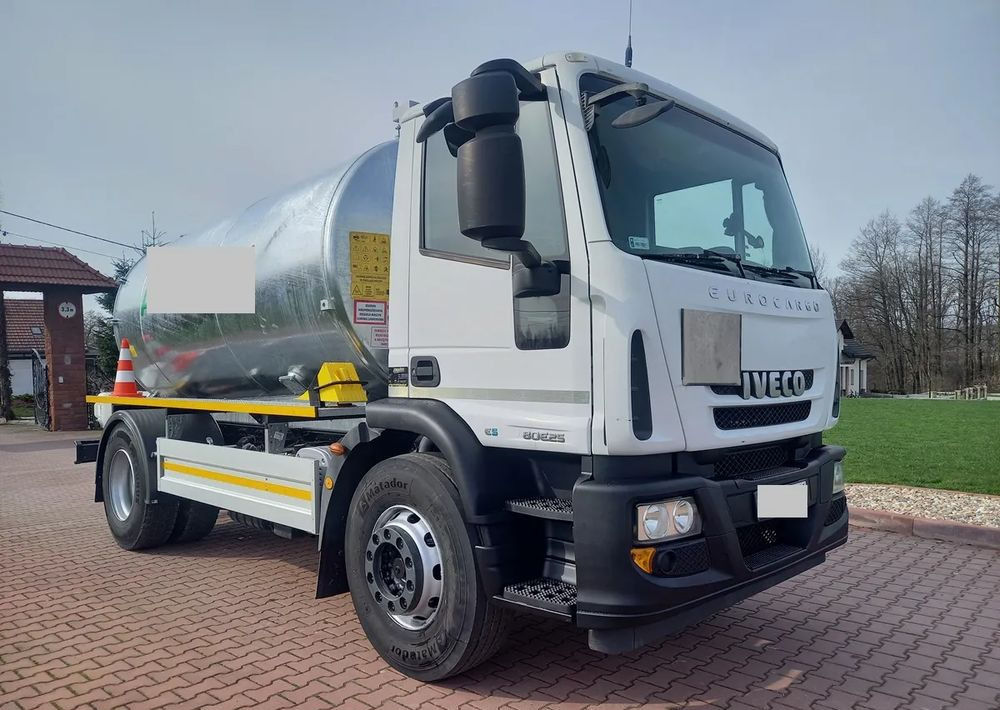 Iveco EURO CARGO 180 E 25 EURO 5 ASENIZACJA ASENIZACYJNY BECZKA - Säiliöauto: kuva  Iveco EURO CARGO 180 E 25 EURO 5 ASENIZACJA ASENIZACYJNY BECZKA - Säiliöauto Iveco EURO CARGO 180 E 25 EURO 5 ASENIZACJA ASENIZACYJNY BECZKA - Säiliöauto: kuva  Iveco EURO CARGO 180 E 25 EURO 5 ASENIZACJA ASENIZACYJNY BECZKA - Säiliöauto