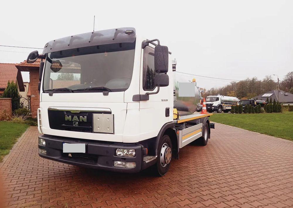 MAN TGL 12 220 !! EURO 5 !!! - Säiliöauto: kuva  MAN TGL 12 220 !! EURO 5 !!! - Säiliöauto MAN TGL 12 220 !! EURO 5 !!! - Säiliöauto: kuva  MAN TGL 12 220 !! EURO 5 !!! - Säiliöauto