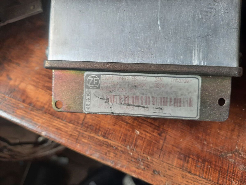 Bosch Bader 0504.1.A00 EST-32 - Ohjainyksikkö: kuva Bosch Bader 0504.1.A00 EST-32 - Ohjainyksikkö Bosch Bader 0504.1.A00 EST-32 - Ohjainyksikkö: kuva Bosch Bader 0504.1.A00 EST-32 - Ohjainyksikkö