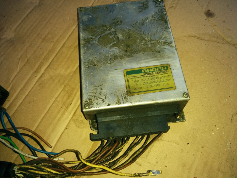 Bosch Bader 0504.1.A00 EST-32 - Ohjainyksikkö: kuva Bosch Bader 0504.1.A00 EST-32 - Ohjainyksikkö Bosch Bader 0504.1.A00 EST-32 - Ohjainyksikkö: kuva Bosch Bader 0504.1.A00 EST-32 - Ohjainyksikkö