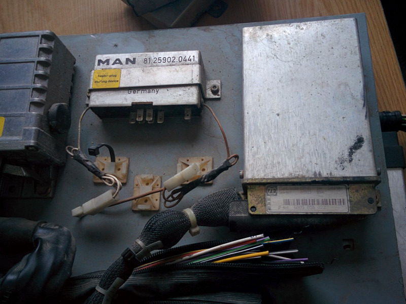 MAN ABS 0265150315 . 0206000008 - Ohjainyksikkö: kuva MAN ABS 0265150315 . 0206000008 - Ohjainyksikkö MAN ABS 0265150315 . 0206000008 - Ohjainyksikkö: kuva MAN ABS 0265150315 . 0206000008 - Ohjainyksikkö