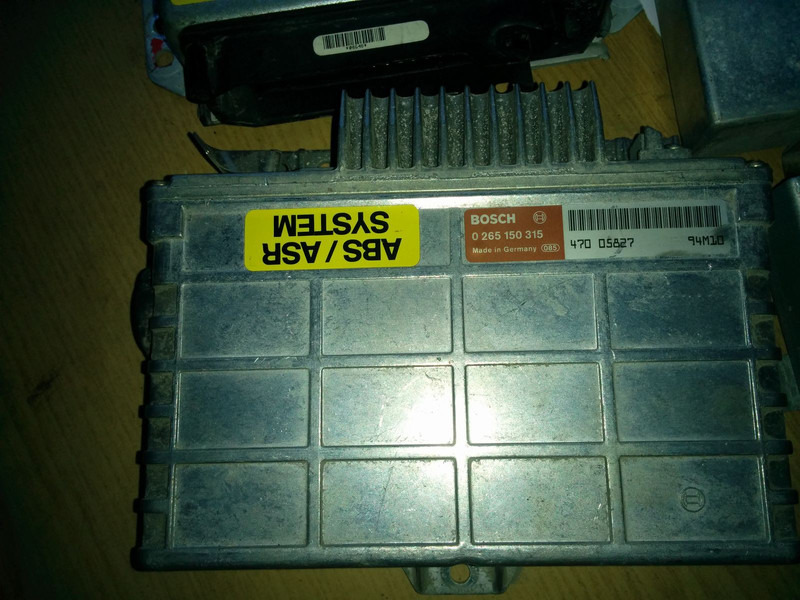 MAN Intarder EST-32 ZF-6009058022 - Ohjainyksikkö: kuva MAN Intarder EST-32 ZF-6009058022 - Ohjainyksikkö MAN Intarder EST-32 ZF-6009058022 - Ohjainyksikkö: kuva MAN Intarder EST-32 ZF-6009058022 - Ohjainyksikkö