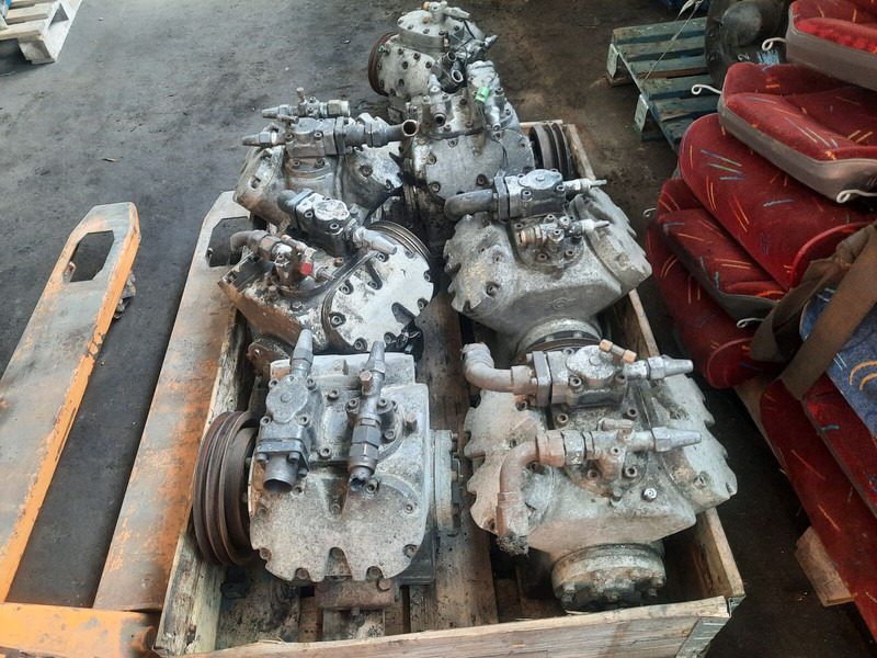 Mercedes-Benz 906 HFC 134A. FK40. FK-30. FK50 - Ilmastoinnin kompressori: kuva Mercedes-Benz 906 HFC 134A. FK40. FK-30. FK50 - Ilmastoinnin kompressori Mercedes-Benz 906 HFC 134A. FK40. FK-30. FK50 - Ilmastoinnin kompressori: kuva Mercedes-Benz 906 HFC 134A. FK40. FK-30. FK50 - Ilmastoinnin kompressori