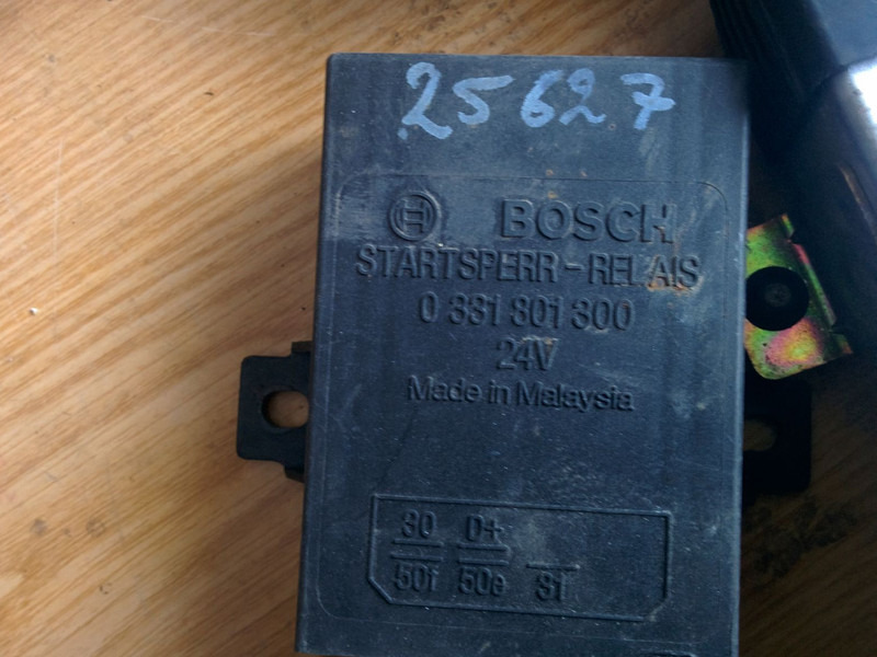 Scania 0485472. 458460 . 0881801800 - Ohjainyksikkö: kuva Scania 0485472. 458460 . 0881801800 - Ohjainyksikkö Scania 0485472. 458460 . 0881801800 - Ohjainyksikkö: kuva Scania 0485472. 458460 . 0881801800 - Ohjainyksikkö