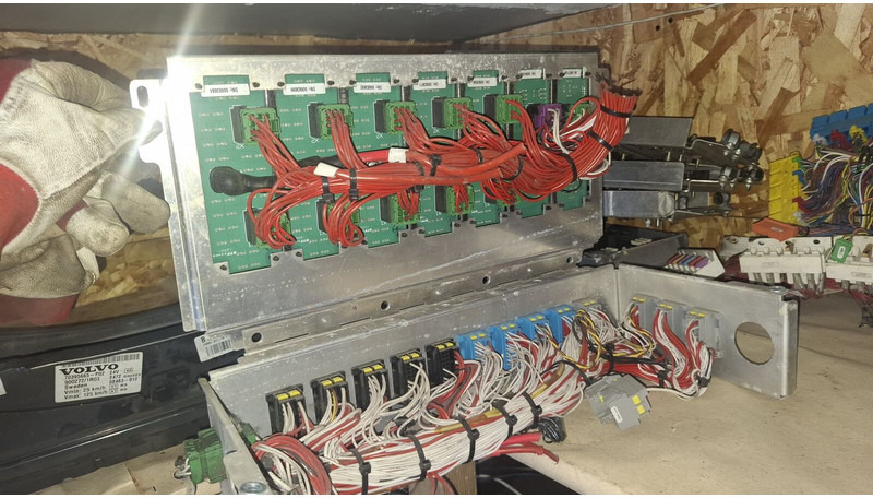 Scania - Sähköjärjestelmä: kuva Scania - Sähköjärjestelmä Scania - Sähköjärjestelmä: kuva Scania - Sähköjärjestelmä