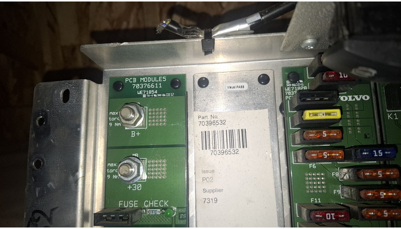 Scania - Sähköjärjestelmä: kuva Scania - Sähköjärjestelmä Scania - Sähköjärjestelmä: kuva Scania - Sähköjärjestelmä