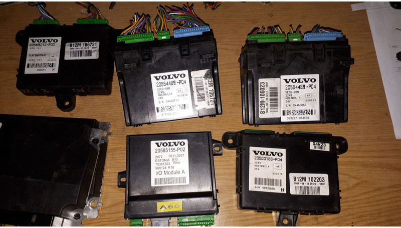 Volvo 20744283-01 .20514900-03. 20585155-P02/20554489-P04/.2050318 - Ohjainyksikkö: kuva Volvo 20744283-01 .20514900-03. 20585155-P02/20554489-P04/.2050318 - Ohjainyksikkö Volvo 20744283-01 .20514900-03. 20585155-P02/20554489-P04/.2050318 - Ohjainyksikkö: kuva Volvo 20744283-01 .20514900-03. 20585155-P02/20554489-P04/.2050318 - Ohjainyksikkö