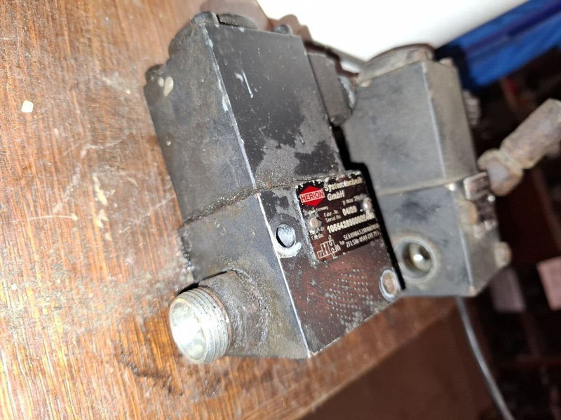 Volvo ZFLS / Herion - Hydraulisylinteri: kuva Volvo ZFLS / Herion - Hydraulisylinteri Volvo ZFLS / Herion - Hydraulisylinteri: kuva Volvo ZFLS / Herion - Hydraulisylinteri